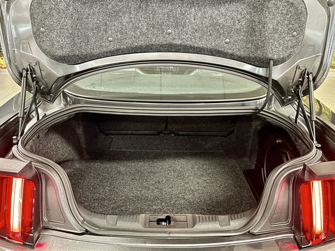 Ford Mustang Fastback 5.0 GT California Special | Handgeschakeld! | 422 PK | Camera | Stoelventilatie | Stoelverwarming | Navigatie | Leder | LED | Laptimer | Dodehoeksensor | Cruise Control | Keyless Go/Keyless Entry |