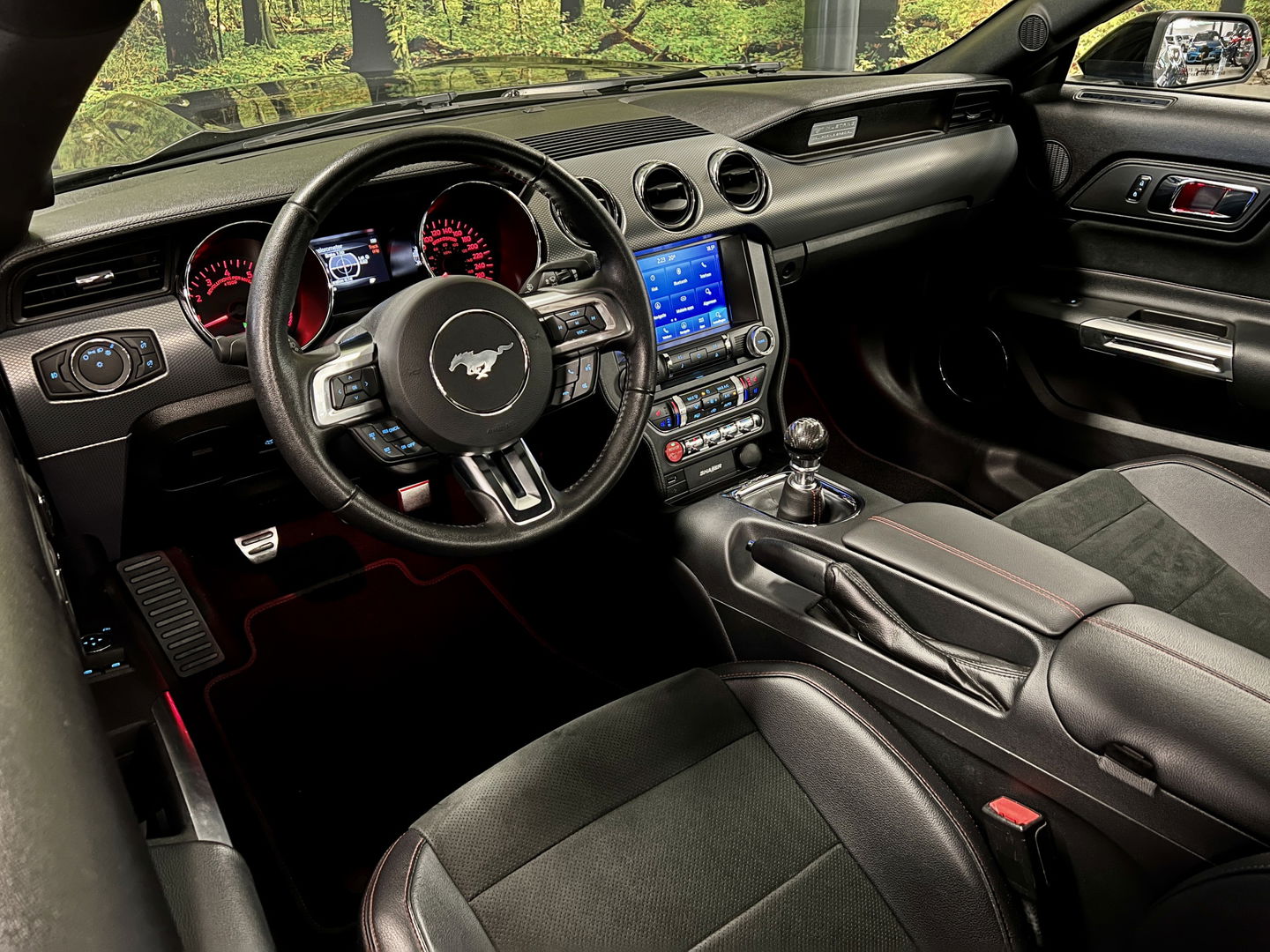 Ford Mustang Fastback 5.0 GT California Special | Handgeschakeld! | 422 PK | Camera | Stoelventilatie | Stoelverwarming | Navigatie | Leder | LED | Laptimer | Dodehoeksensor | Cruise Control | Keyless Go/Keyless Entry |