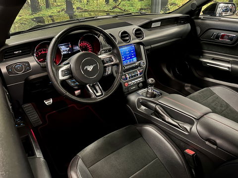 Ford Mustang Fastback 5.0 GT California Special | Handgeschakeld! | 422 PK | Camera | Stoelventilatie | Stoelverwarming | Navigatie | Leder | LED | Laptimer | Dodehoeksensor | Cruise Control | Keyless Go/Keyless Entry |