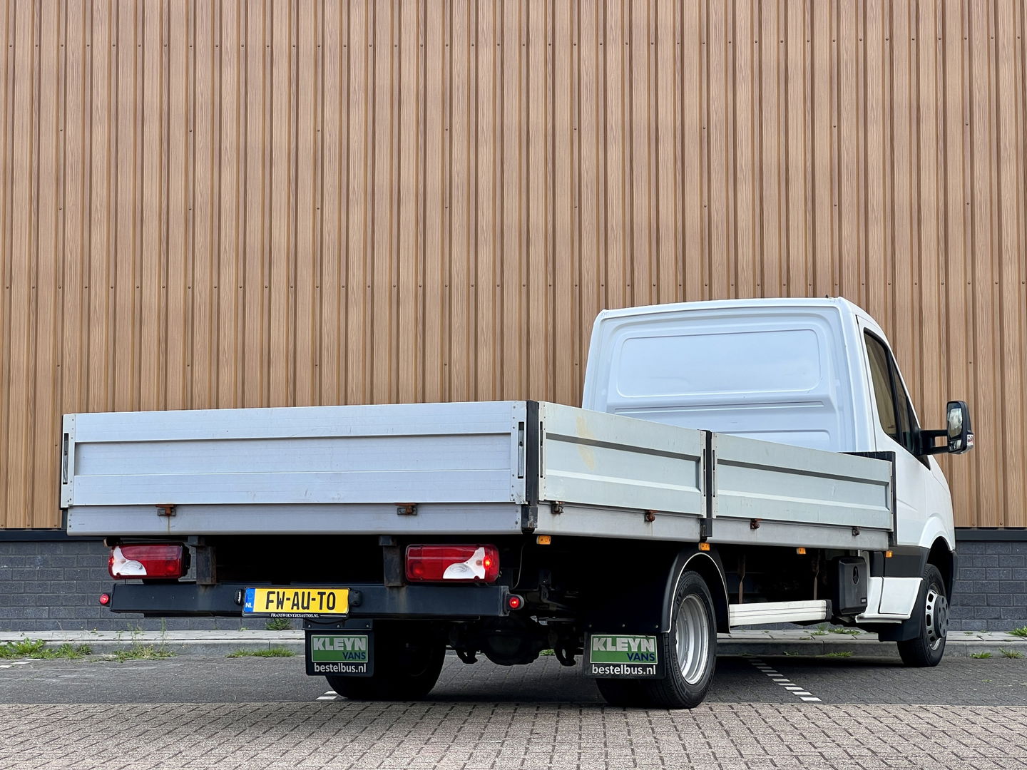 Volkswagen Crafter 50 2.0 TDI L2H1 | Airconditioning | Radio / CD Speler | 6- versnelling | Pick up | BTW vrij | 3 zits | Dubbel Lucht |
