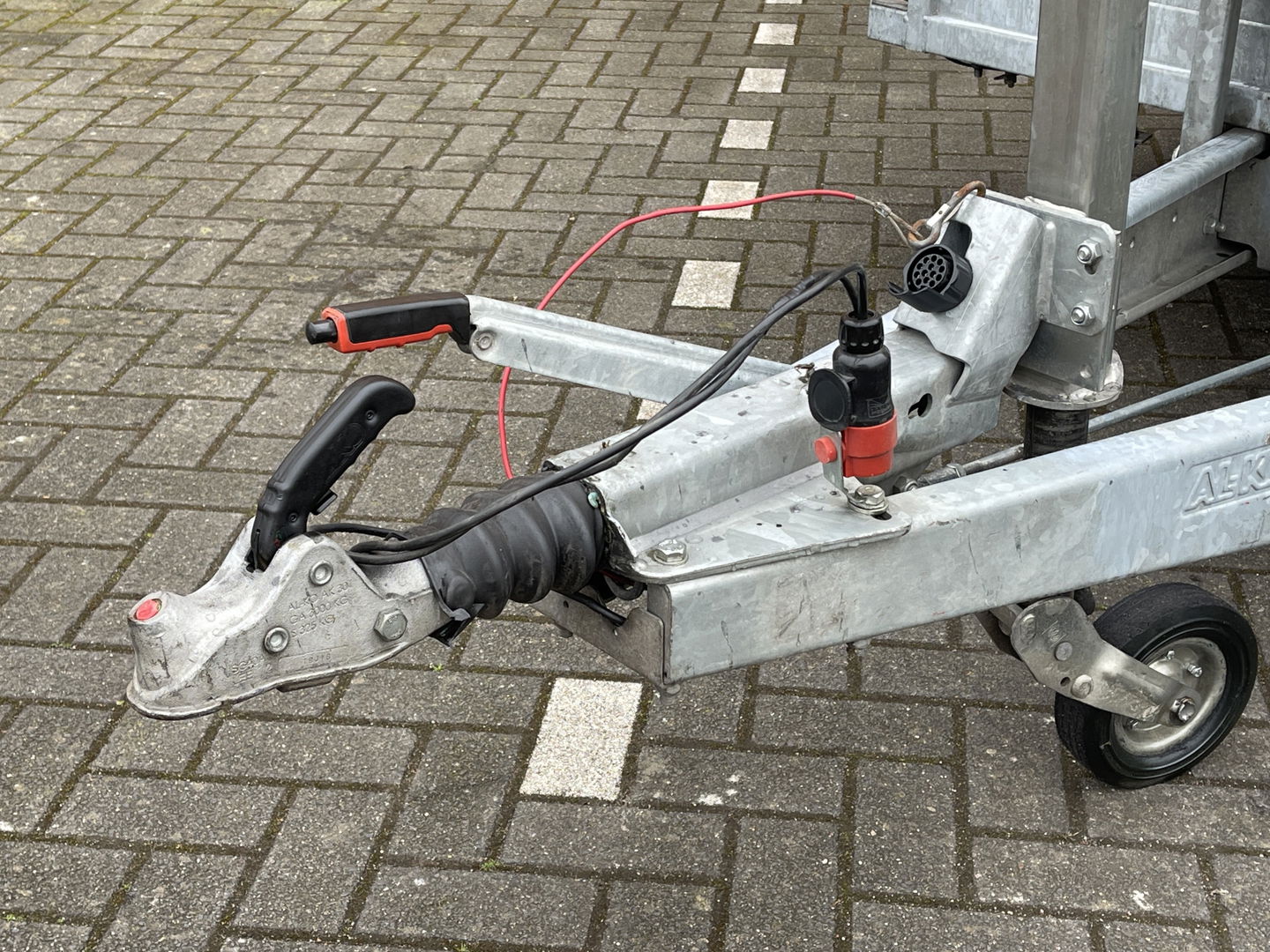 Saris C3000 | Dubbelasser | Laadklep | 3000 KG!! |