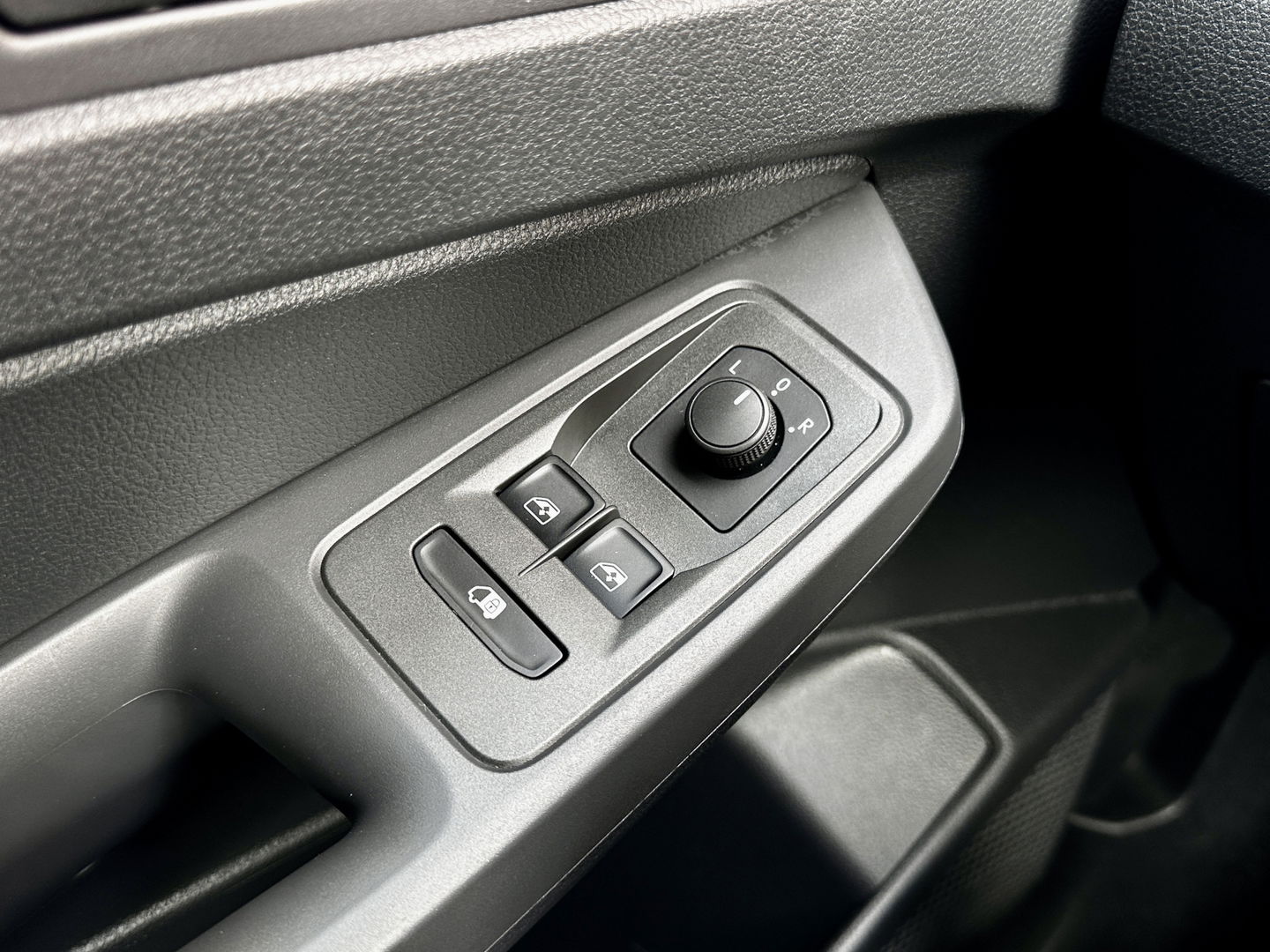 Volkswagen Caddy Cargo 2.0 TDI Trend | Fabrieksgarantie | Bluetooth | Start-Stop Systeem | Radio | Origineel NL | Centrale Deurvergrendeling