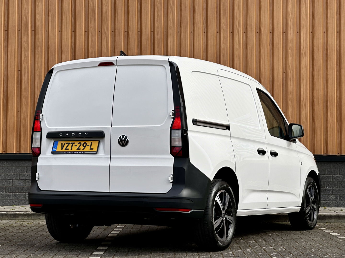 Volkswagen Caddy Cargo 2.0 TDI Trend | Fabrieksgarantie | Bluetooth | Start-Stop Systeem | Radio | Origineel NL | Centrale Deurvergrendeling