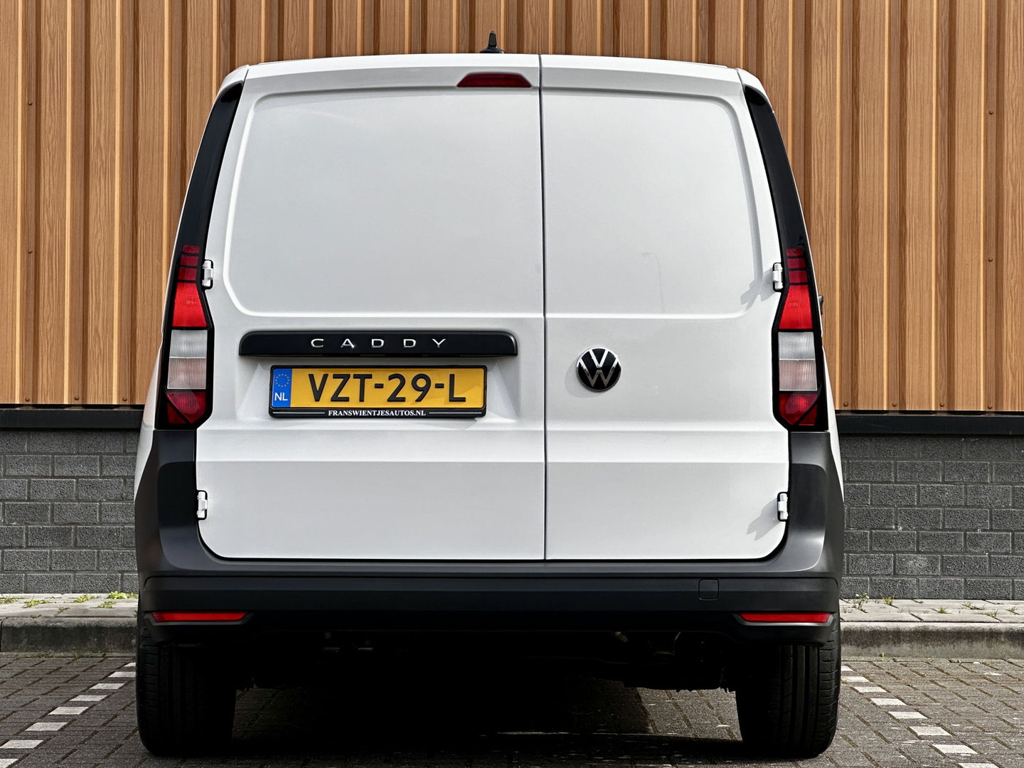 Volkswagen Caddy Cargo 2.0 TDI Trend | Fabrieksgarantie | Bluetooth | Start-Stop Systeem | Radio | Origineel NL | Centrale Deurvergrendeling