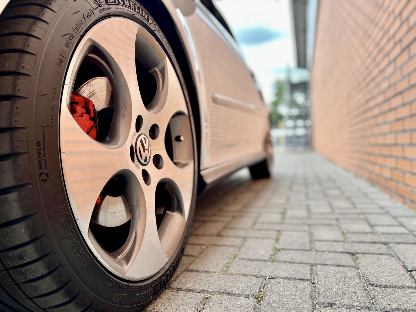 Volkswagen Golf 2.0 TFSI GTI | 89.579 NAP! | Dealer Onderhouden | Navigatie | Cruise Control | Eibach Verlaagd | 18" Lichtmetaal | Parkeersensoren | Bluetooth |