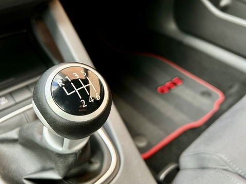 Volkswagen Golf 2.0 TFSI GTI | 89.579 NAP! | Dealer Onderhouden | Navigatie | Cruise Control | Eibach Verlaagd | 18" Lichtmetaal | Parkeersensoren | Bluetooth |