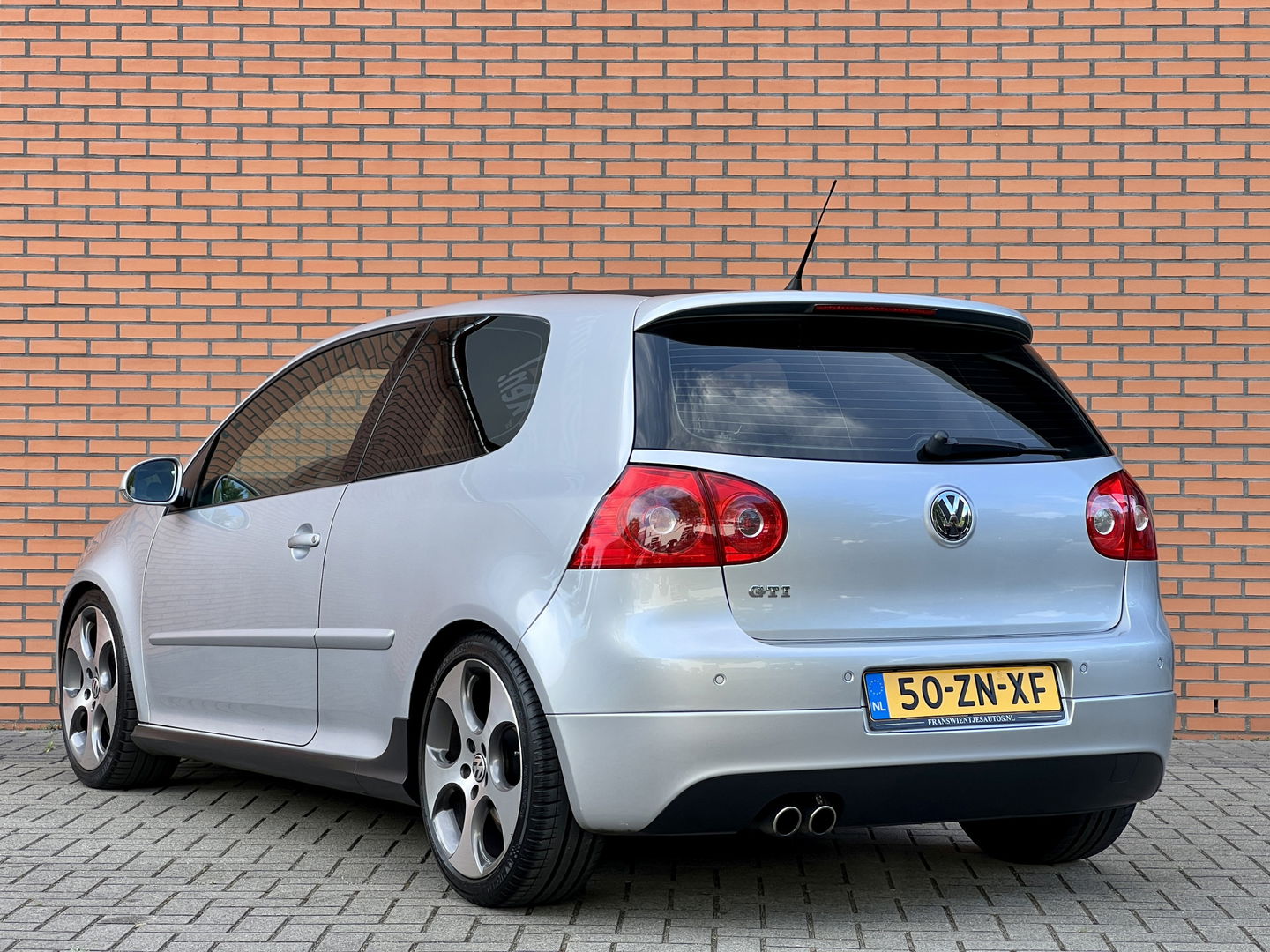 Volkswagen Golf 2.0 TFSI GTI | 89.579 NAP! | Dealer Onderhouden | Navigatie | Cruise Control | Eibach Verlaagd | 18" Lichtmetaal | Parkeersensoren | Bluetooth |