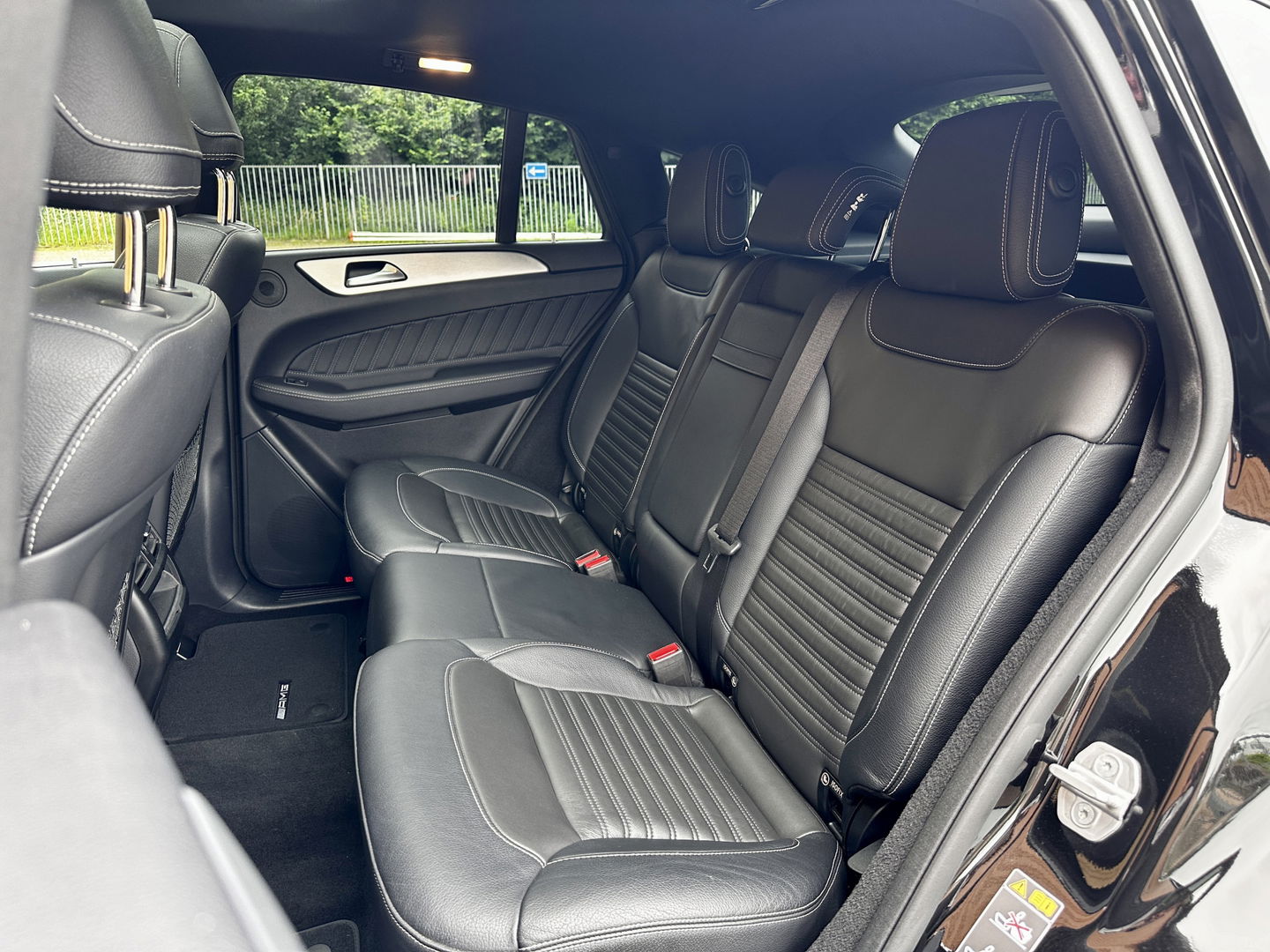 Mercedes-Benz GLE Coupé 350 d 4MATIC | Cruise Control | 360 Graden Camera | Apple Carplay | Panoramadak | Memorystoelen | Stoelverwarming | DAB | Elektrische Trekhaak |
