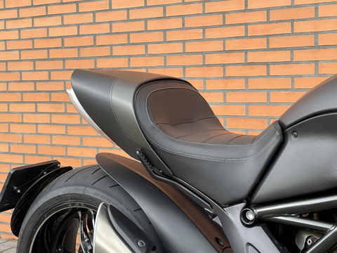 Ducati Diavel Carbon | Uniek | Marchesini-wielen | Powercruisers | LED | Keyless | Brembo | ABS |
