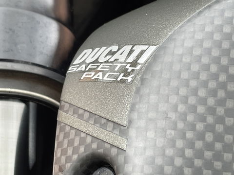 Ducati Diavel Carbon | Uniek | Marchesini-wielen | Powercruisers | LED | Keyless | Brembo | ABS |