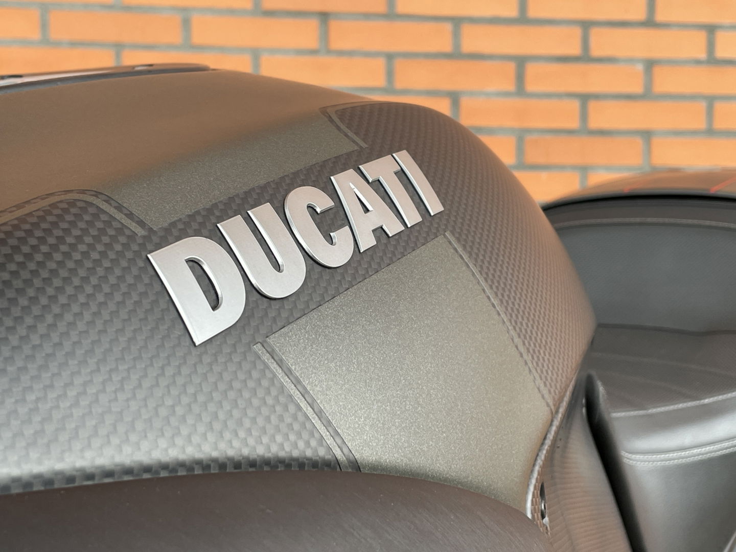 Ducati Diavel Carbon | Uniek | Marchesini-wielen | Powercruisers | LED | Keyless | Brembo | ABS |