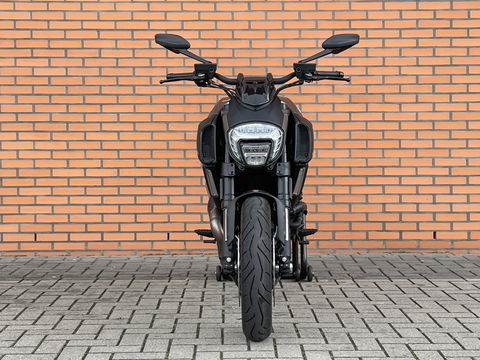 Ducati Diavel Carbon | Uniek | Marchesini-wielen | Powercruisers | LED | Keyless | Brembo | ABS |