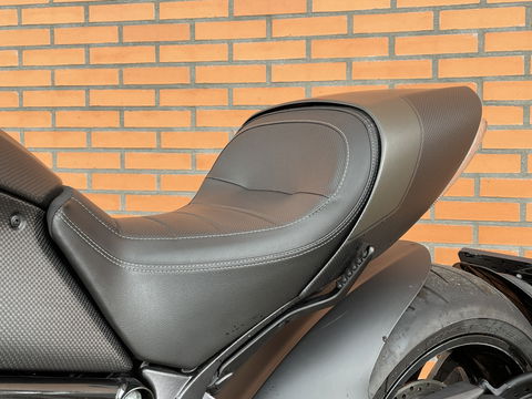 Ducati Diavel Carbon | Uniek | Marchesini-wielen | Powercruisers | LED | Keyless | Brembo | ABS |
