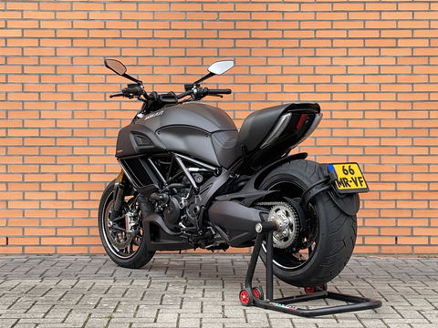Ducati Diavel Carbon | Uniek | Marchesini-wielen | Powercruisers | LED | Keyless | Brembo | ABS |