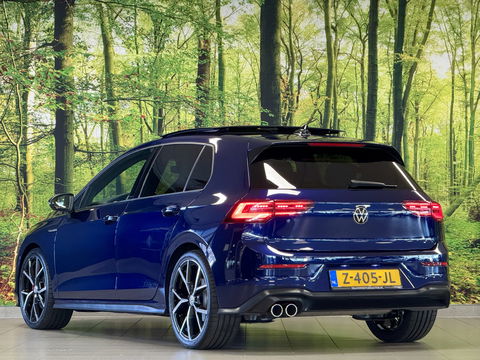 Volkswagen Golf 2.0 TDI GTD | 200 PK! | Panoramadak | Head-Up Display | Wegklapbare Trekhaak | 19" Lichtmetaal | Stuurwielverwarming | Sfeerverlichting | Apple Carplay | Camera |