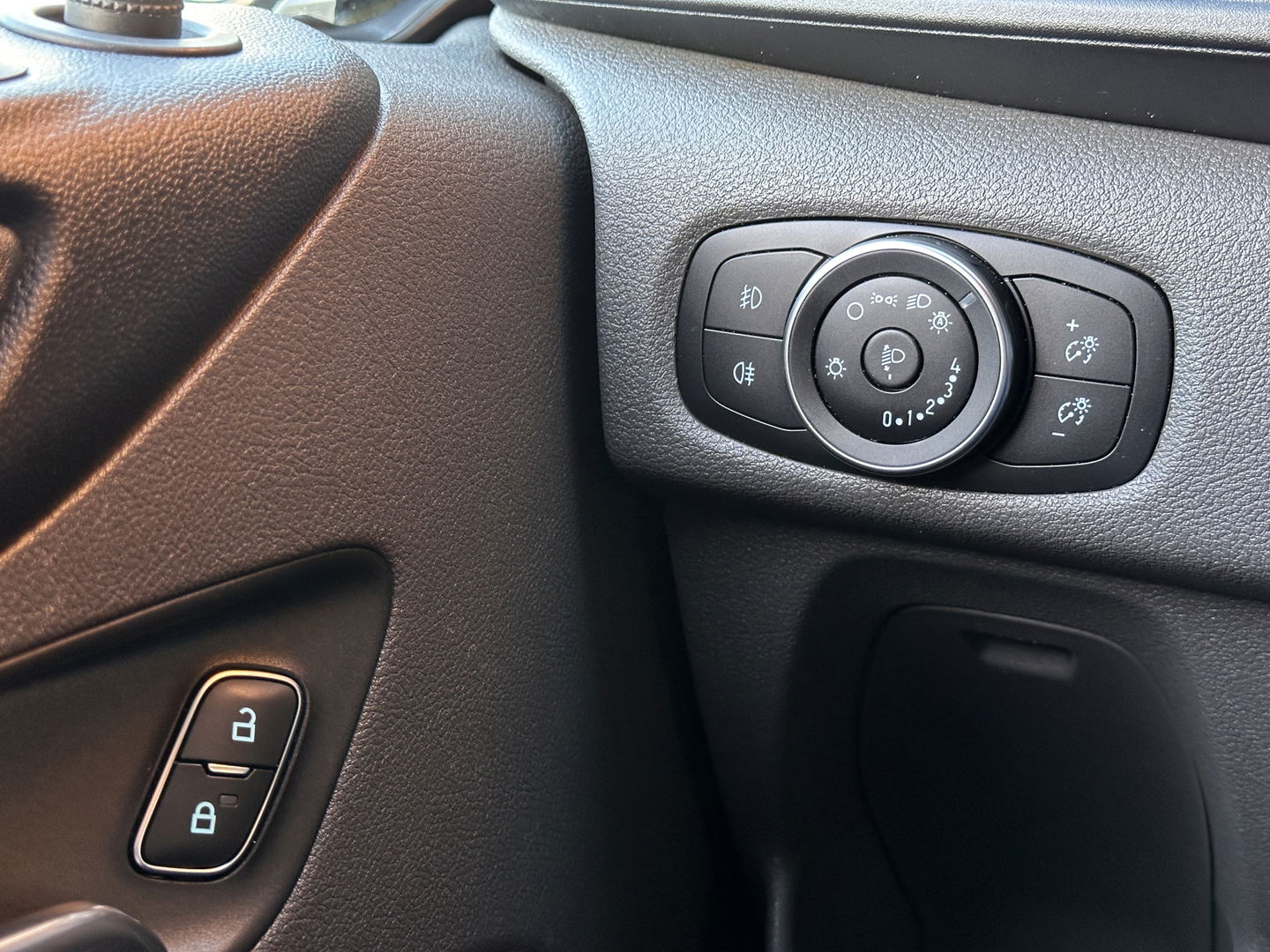 Ford Transit Custom 300 2.0 TDCI L1H1 Trend DC | Achteruitrijcamera | Parkeersensoren | Cruise Control | Apple Carplay | Android Auto |
