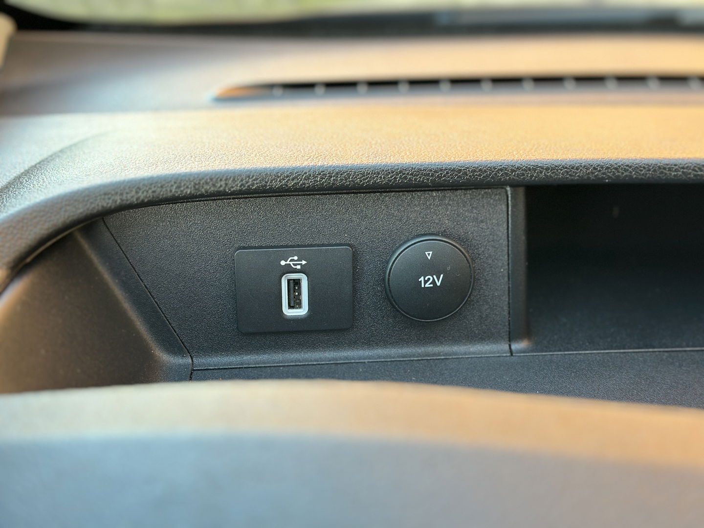 Ford Transit Custom 300 2.0 TDCI L1H1 Trend DC | Achteruitrijcamera | Parkeersensoren | Cruise Control | Apple Carplay | Android Auto |