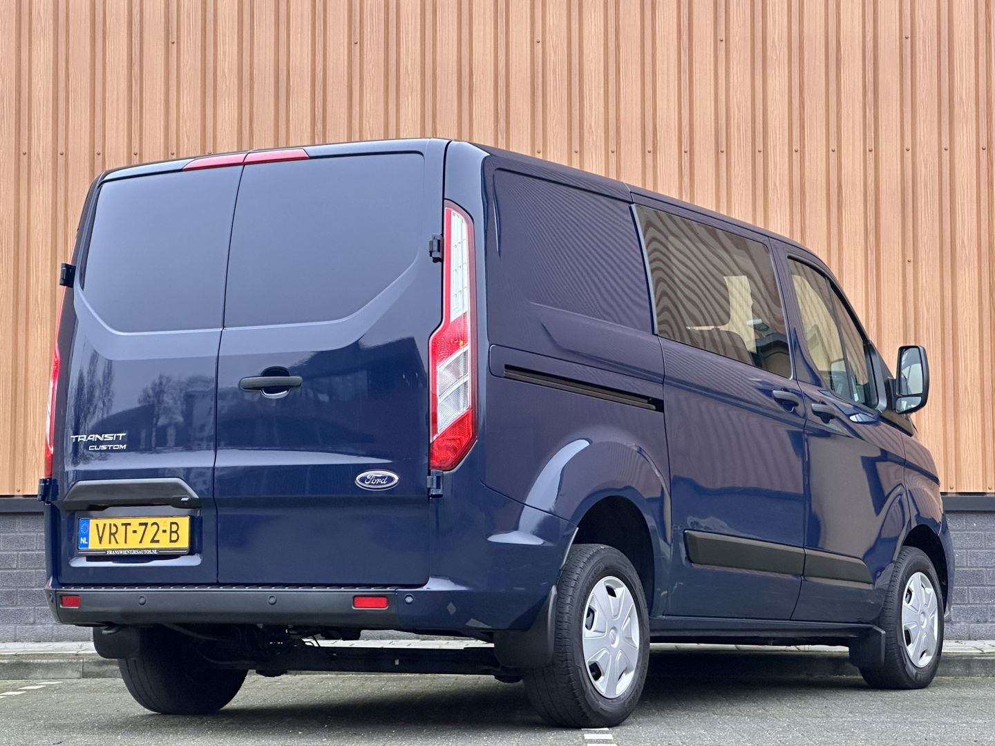 Ford Transit Custom 300 2.0 TDCI L1H1 Trend DC | Achteruitrijcamera | Parkeersensoren | Cruise Control | Apple Carplay | Android Auto |