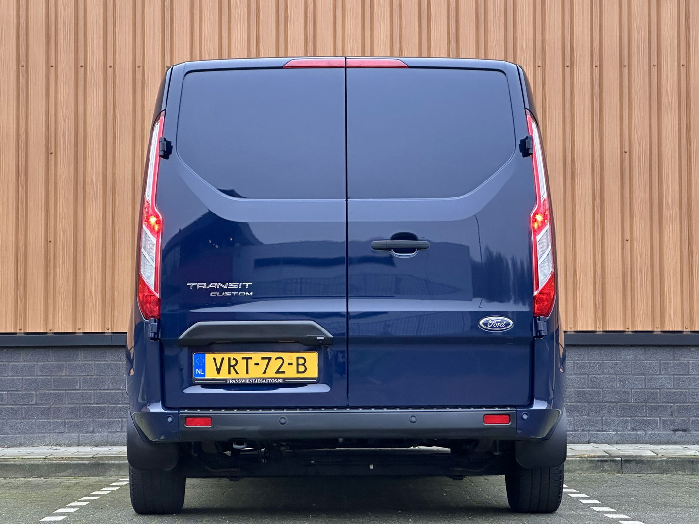 Ford Transit Custom 300 2.0 TDCI L1H1 Trend DC | Achteruitrijcamera | Parkeersensoren | Cruise Control | Apple Carplay | Android Auto |
