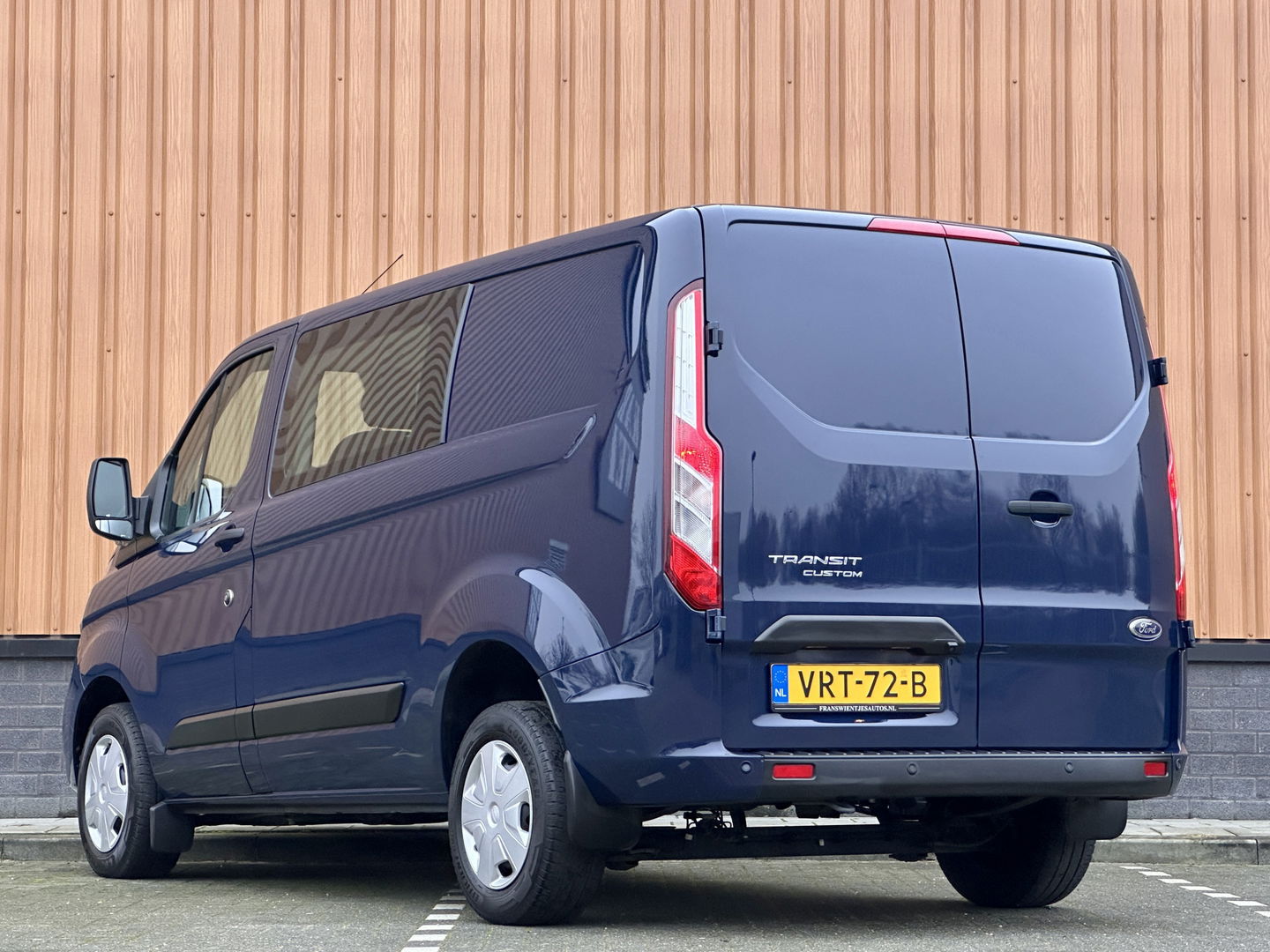 Ford Transit Custom 300 2.0 TDCI L1H1 Trend DC | Achteruitrijcamera | Parkeersensoren | Cruise Control | Apple Carplay | Android Auto |