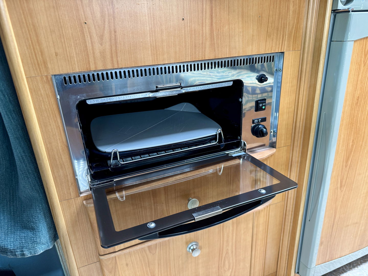 Mercedes-Benz 313 CDI Pilote Camper | Cruise Control | Dakraam | Douchecabine | Toilet | Draaibare Voorstoelen | Trekhaak |