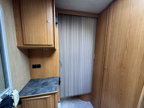 Mercedes-Benz 313 CDI Pilote Camper | Cruise Control | Dakraam | Douchecabine | Toilet | Draaibare Voorstoelen | Trekhaak |