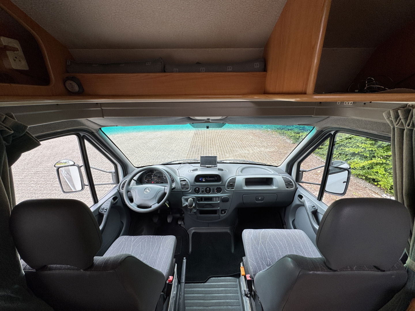 Mercedes-Benz 313 CDI Pilote Camper | Cruise Control | Dakraam | Douchecabine | Toilet | Draaibare Voorstoelen | Trekhaak |