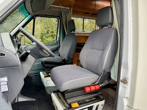 Mercedes-Benz 313 CDI Pilote Camper | Cruise Control | Dakraam | Douchecabine | Toilet | Draaibare Voorstoelen | Trekhaak |