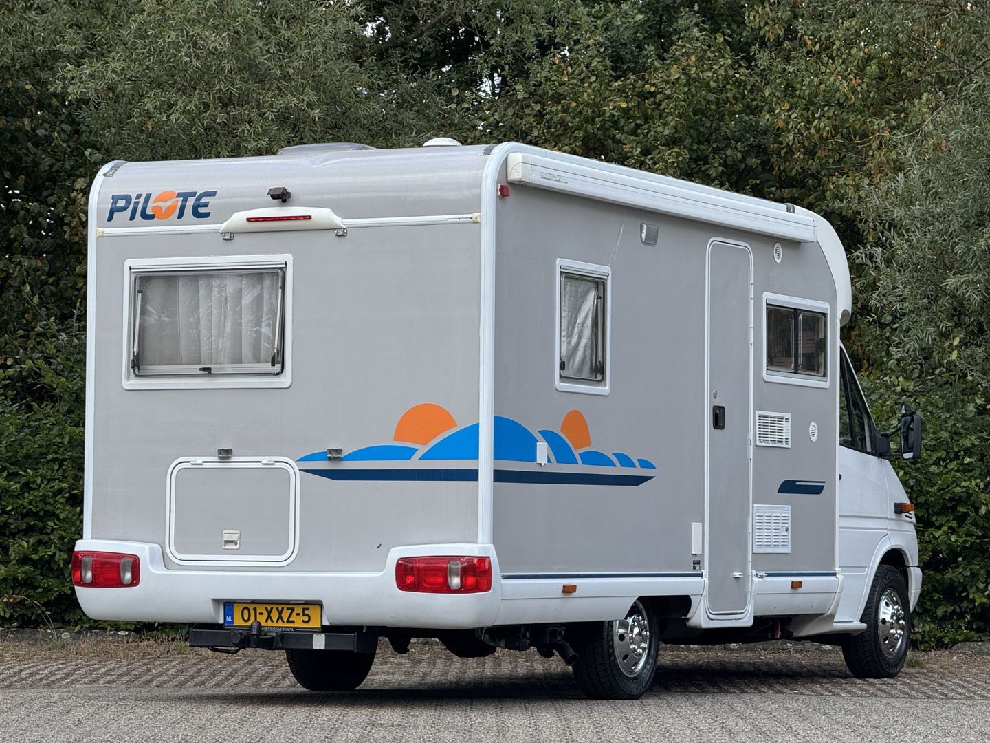 Mercedes-Benz 313 CDI Pilote Camper | Cruise Control | Dakraam | Douchecabine | Toilet | Draaibare Voorstoelen | Trekhaak |