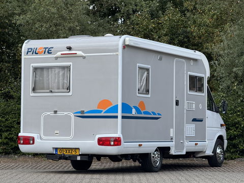 Mercedes-Benz 313 CDI Pilote Camper | Cruise Control | Dakraam | Douchecabine | Toilet | Draaibare Voorstoelen | Trekhaak |