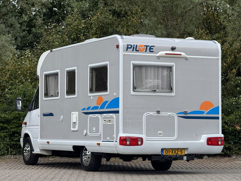 Mercedes-Benz 313 CDI Pilote Camper | Cruise Control | Dakraam | Douchecabine | Toilet | Draaibare Voorstoelen | Trekhaak |