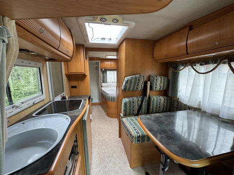 Mercedes-Benz 313 CDI Pilote Camper | Cruise Control | Dakraam | Douchecabine | Toilet | Draaibare Voorstoelen | Trekhaak |