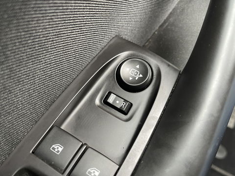 Opel Astra 1.6 CDTI Business | Exportprijs | Airconditioning | Cruise Control | Radio | Multifunctioneel Stuurwiel | Isofix | Stop&Go |