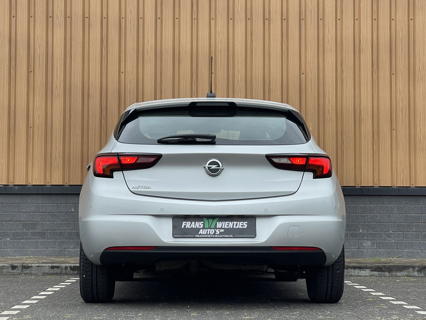 Opel Astra 1.6 CDTI Business | Exportprijs | Airconditioning | Cruise Control | Radio | Multifunctioneel Stuurwiel | Isofix | Stop&Go |