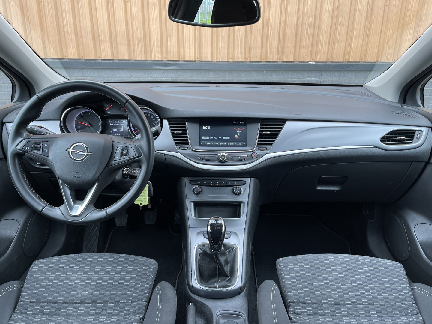 Opel Astra 1.6 CDTI Business | Exportprijs | Airconditioning | Cruise Control | Radio | Multifunctioneel Stuurwiel | Isofix | Stop&Go |