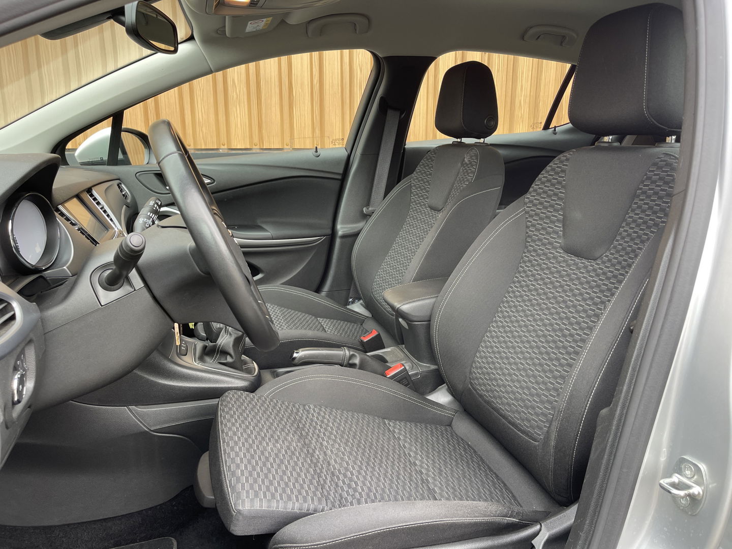 Opel Astra 1.6 CDTI Business | Exportprijs | Airconditioning | Cruise Control | Radio | Multifunctioneel Stuurwiel | Isofix | Stop&Go |