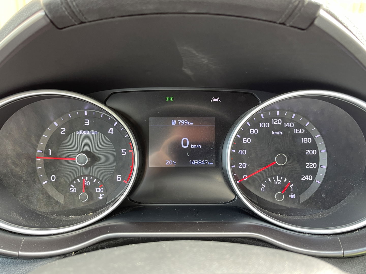 Kia Ceed 1.6 CRDi DynamicLine | Exportprijs | Airconditioning | Cruise Control | Apple Carplay | Android Auto | Lichtmetaal 16'' | Radio | Navigatie |