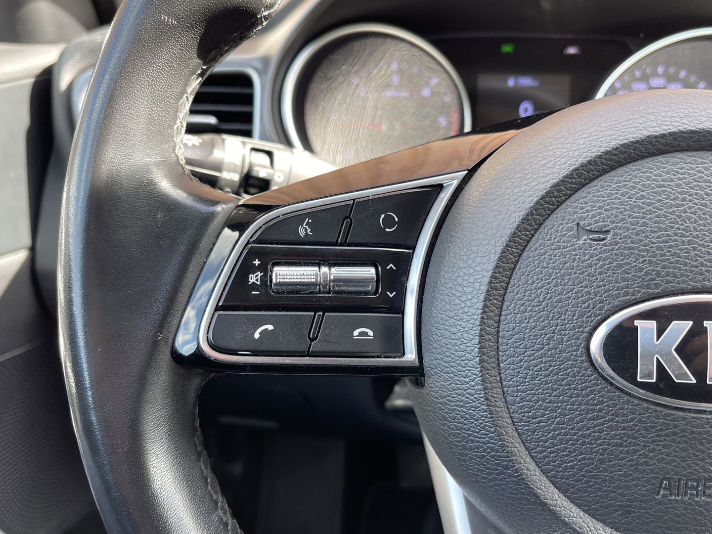 Kia Ceed 1.6 CRDi DynamicLine | Exportprijs | Airconditioning | Cruise Control | Apple Carplay | Android Auto | Lichtmetaal 16'' | Radio | Navigatie |