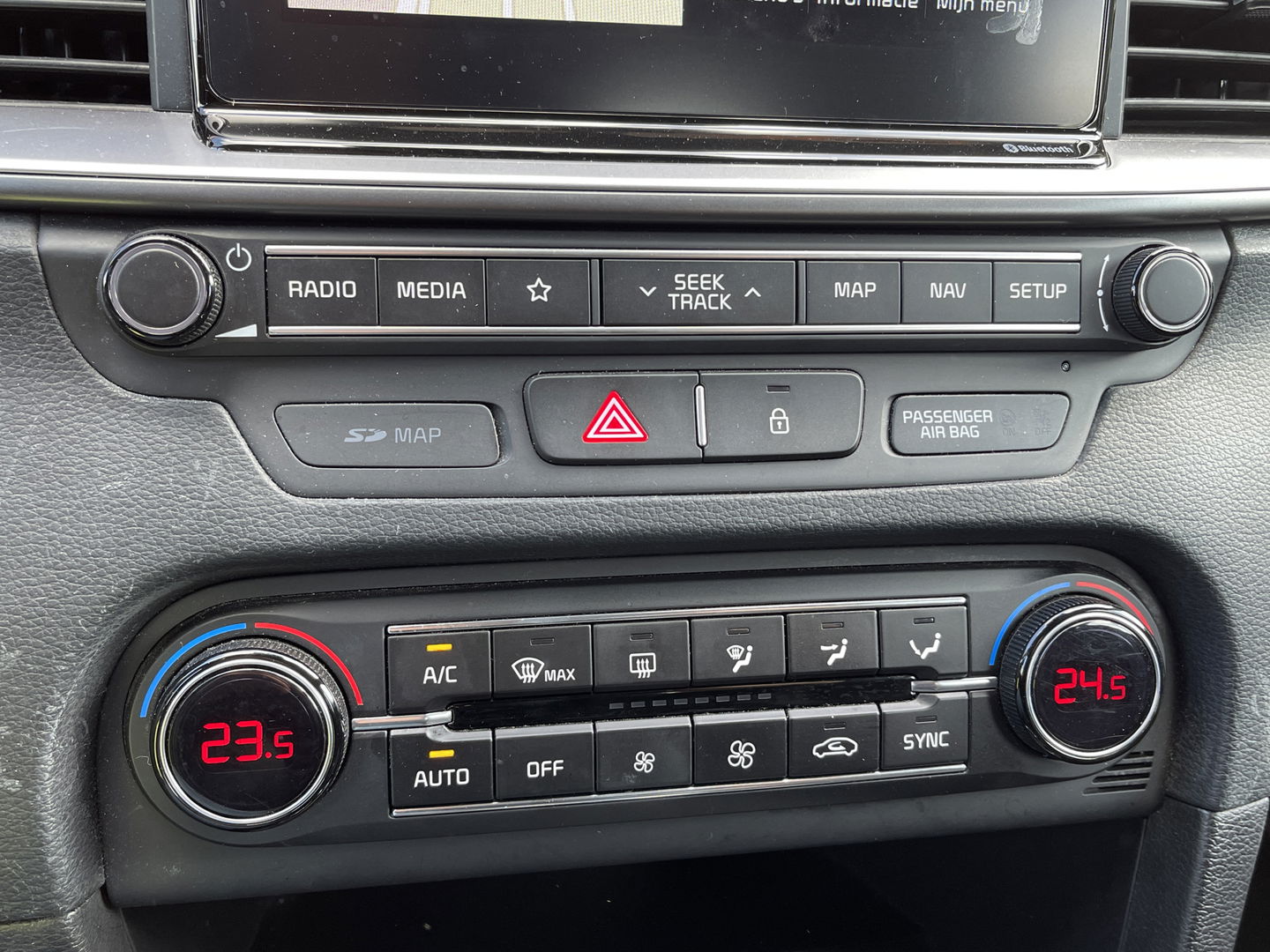 Kia Ceed 1.6 CRDi DynamicLine | Exportprijs | Airconditioning | Cruise Control | Apple Carplay | Android Auto | Lichtmetaal 16'' | Radio | Navigatie |