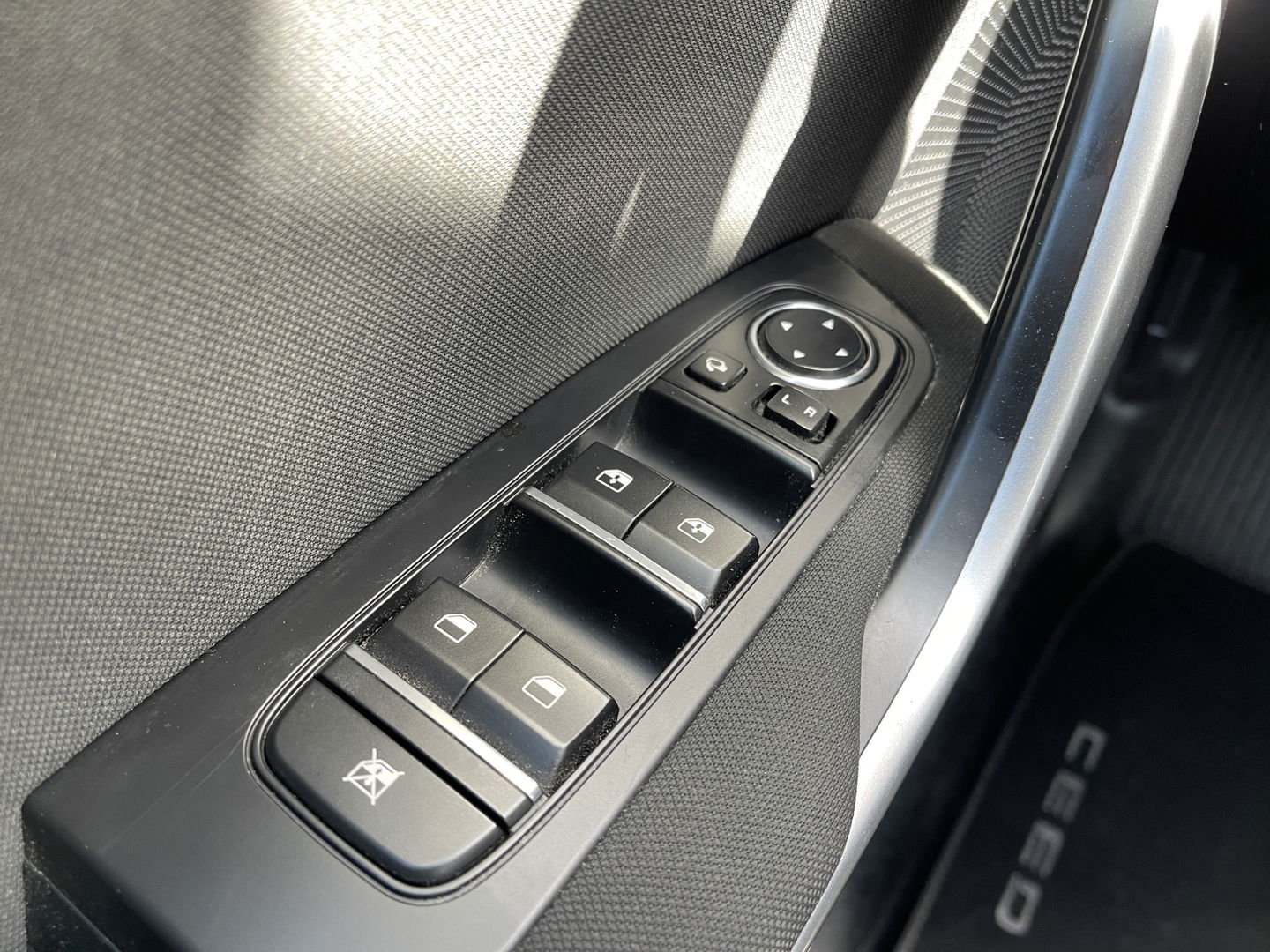 Kia Ceed 1.6 CRDi DynamicLine | Exportprijs | Airconditioning | Cruise Control | Apple Carplay | Android Auto | Lichtmetaal 16'' | Radio | Navigatie |