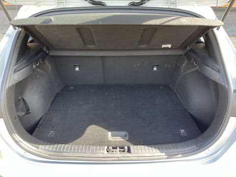 Kia Ceed 1.6 CRDi DynamicLine | Exportprijs | Airconditioning | Cruise Control | Apple Carplay | Android Auto | Lichtmetaal 16'' | Radio | Navigatie |