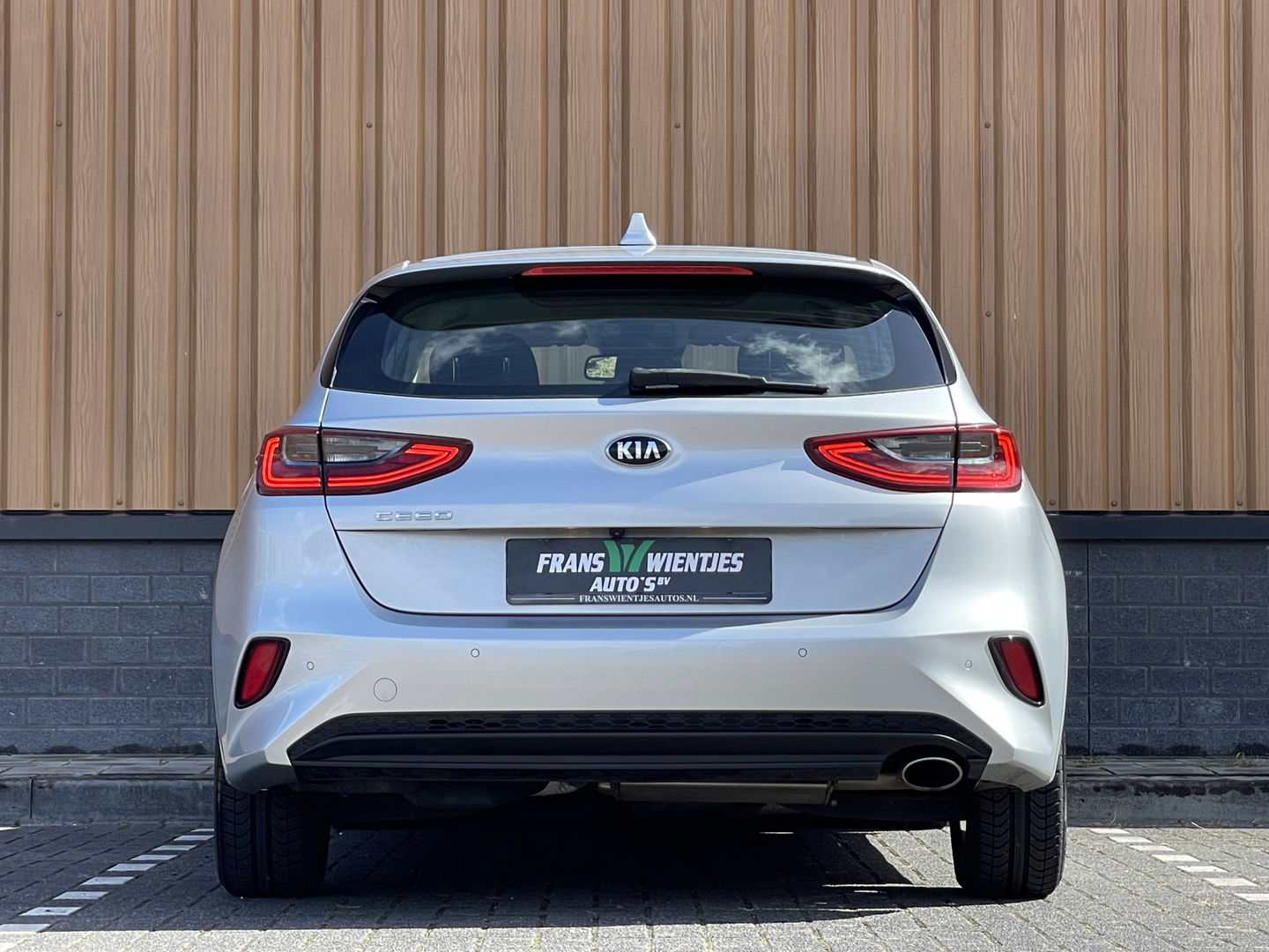 Kia Ceed 1.6 CRDi DynamicLine | Exportprijs | Airconditioning | Cruise Control | Apple Carplay | Android Auto | Lichtmetaal 16'' | Radio | Navigatie |