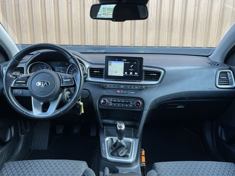 Kia Ceed 1.6 CRDi DynamicLine | Exportprijs | Airconditioning | Cruise Control | Apple Carplay | Android Auto | Lichtmetaal 16'' | Radio | Navigatie |