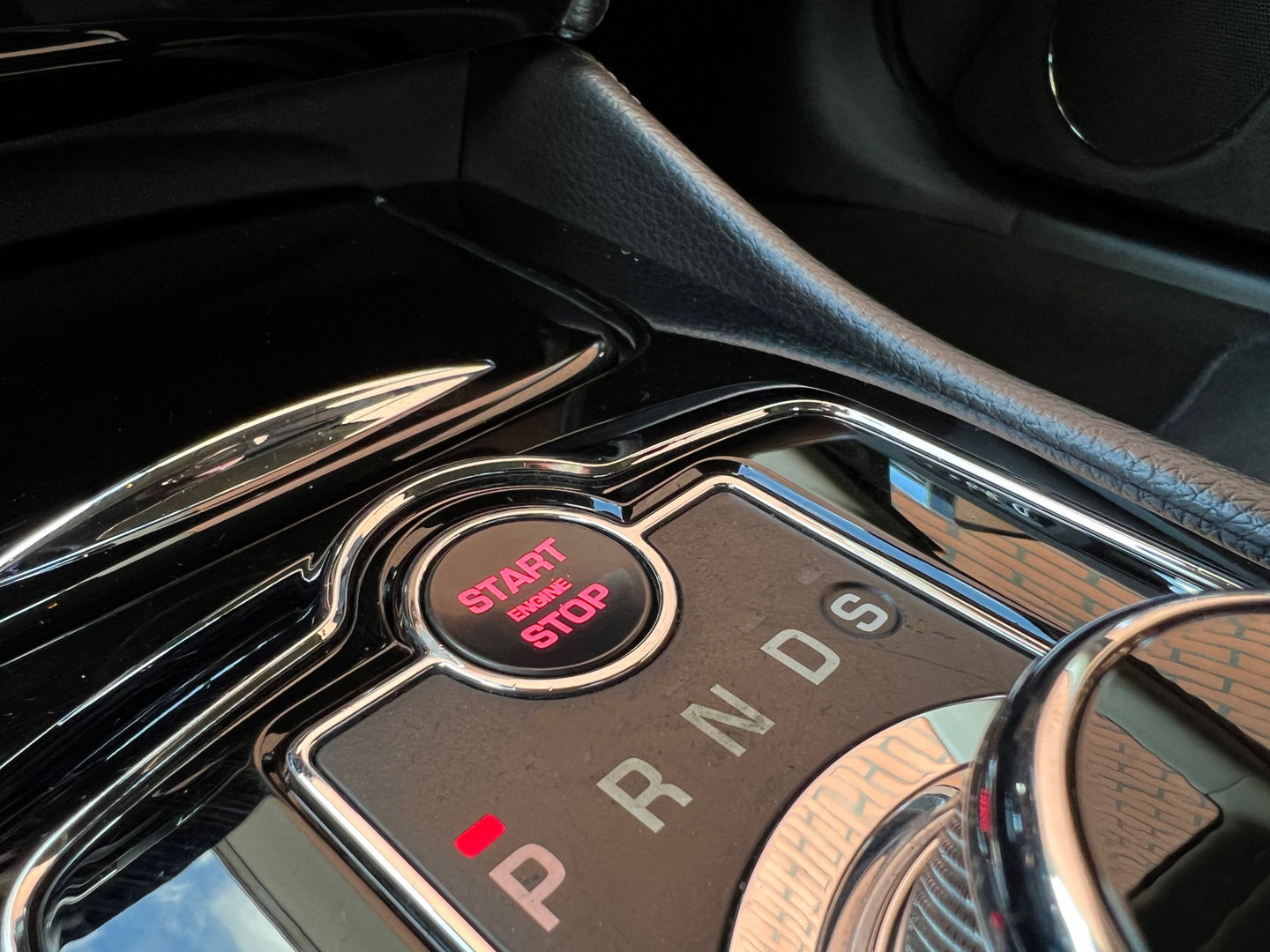 Jaguar XK 5.0 V8 Convertible Portfolio | 385 PK! | Leder | Navigatie | 20" Lichtmetaal | LED | Stuurwiel verwarming | Bluetooth | Camera | Stoelverwarming | Elektrische Memory Stoelen |