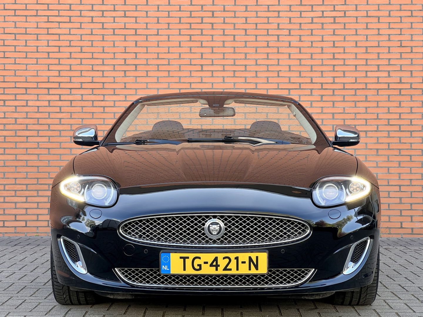 Jaguar XK 5.0 V8 Convertible Portfolio | 385 PK! | Leder | Navigatie | 20" Lichtmetaal | LED | Stuurwiel verwarming | Bluetooth | Camera | Stoelverwarming | Elektrische Memory Stoelen |