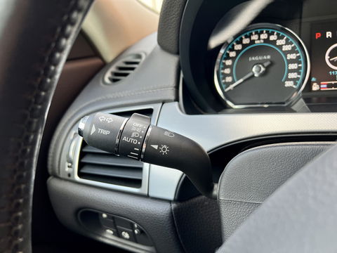 Jaguar XK 5.0 V8 Convertible Portfolio | 385 PK! | Leder | Navigatie | 20" Lichtmetaal | LED | Stuurwiel verwarming | Bluetooth | Camera | Stoelverwarming | Elektrische Memory Stoelen |