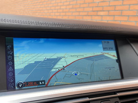 BMW 7 Serie 740d High Executive M-pakket | Head-Up Display | Softclose | Adaptieve cruise control | 19" Lichtmetaal  | Camera | Leder | Navigatie | Elektrisch Stuurwiel | Stuurwielverwarming