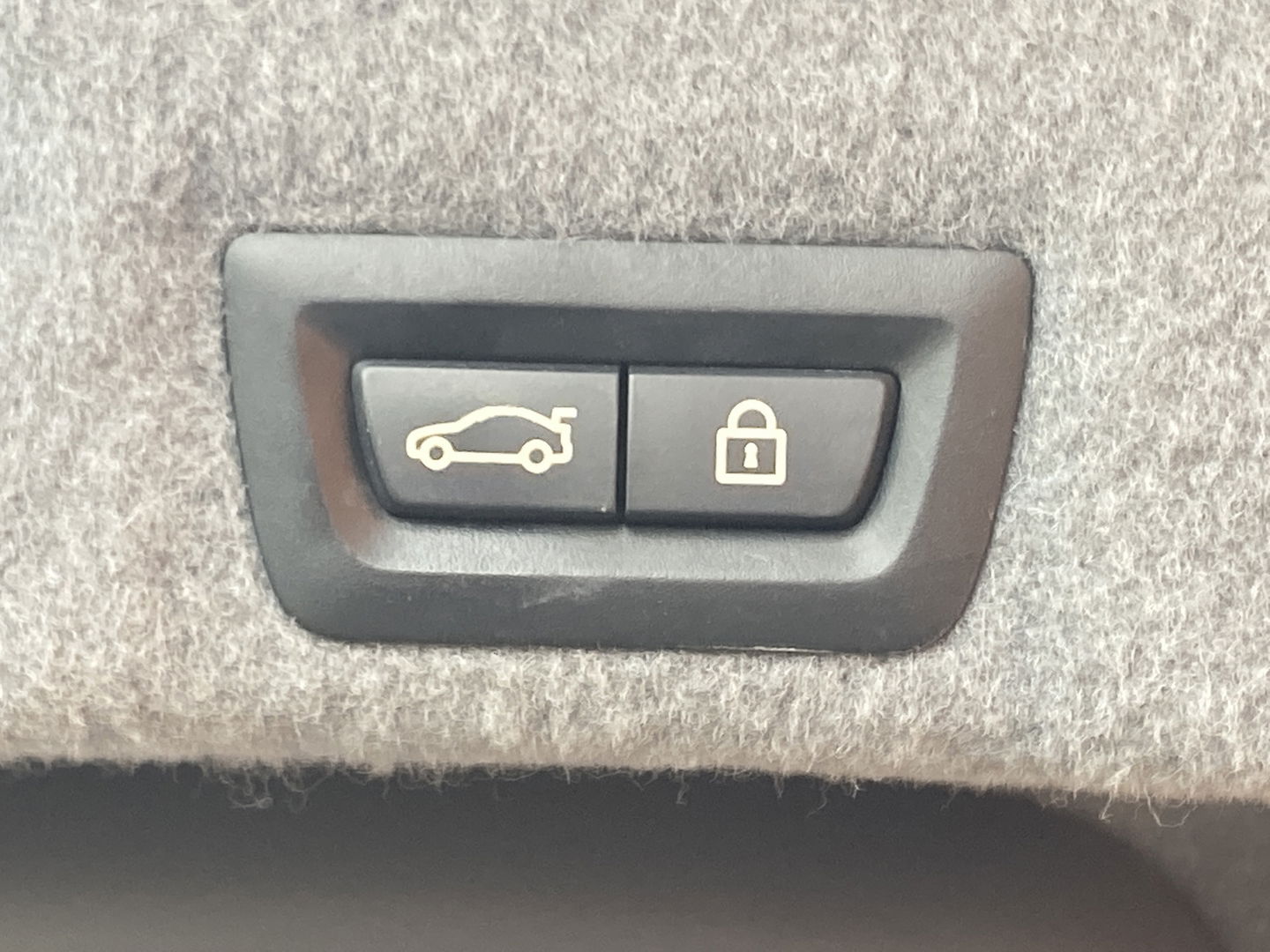 BMW 7 Serie 740d High Executive M-pakket | Head-Up Display | Softclose | Adaptieve cruise control | 19" Lichtmetaal | Camera | Leder | Navigatie | Elektrisch Stuurwiel | Stuurwielverwarming