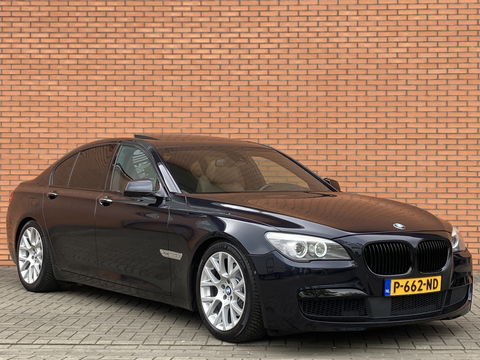 BMW 7 Serie 740d High Executive M-pakket | Head-Up Display | Softclose | Adaptieve cruise control | 19" Lichtmetaal  | Camera | Leder | Navigatie | Elektrisch Stuurwiel | Stuurwielverwarming