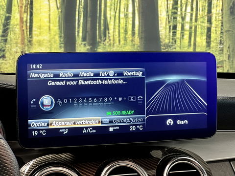 Mercedes-Benz C-Klasse AMG 63 | 19" Lichtmetaal | Camera | LED | Leder | Cruise Control | Airconditioning | Parkeersensoren | Bluetooth | Elektrische Stoelen |